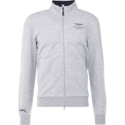 Hackett Aston Martin Racing AMR ZIP Bluza rozpinana grau. Bluzy rozpinane męskie marki Hackett Aston Martin Racing. W wyprzedaży za 454.30 zł.