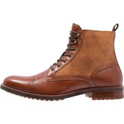 ALDO PIEDE Botki sznurowane cognac. Buty zimowe męskie marki Aldo. W wyprzedaży za 447.20 zł.