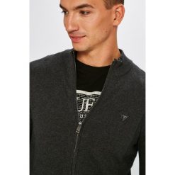 Guess Jeans - Sweter. Czarne kardigany męskie marki Guess Jeans, z bawełny, z krótkim rękawem. Za 369.90 zł.