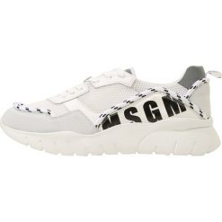 MSGM PIPING RUNNING Tenisówki i Trampki white. Buty do biegania męskie marki MSGM. W wyprzedaży za 994.95 zł.