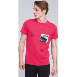T-shirt męski TSM223 - koral. T-shirty męskie marki 4f. W wyprzedaży za 39.99 zł.