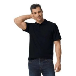 Męska Koszulka Polo Softstyle Pique. Czarne koszulki polo męskie GILDAN, m, bez wzorów, bez kołnierzyka, bez ramiączek. Za 49.99 zł.