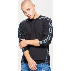 Bluza z taśmą - Czarny. Bluzy nierozpinane męskie marki Cropp. W wyprzedaży za 69.99 zł.