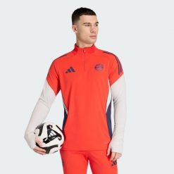 Bluza treningowa FC Bayern Tiro 25 Competition. Czerwone bluzy nierozpinane męskie ADIDAS, s, bez wzorów, z dresówki, sportowe, bez ramiączek, bez kaptura. Za 329.00 zł.
