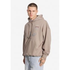 Bluza sportowa męska Prosto Football z kapturem. Brązowe bluzy nierozpinane męskie Prosto., m, bez wzorów, z kapturem. Za 349.99 zł.