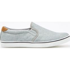 Tenisówki typu slip-on - Jasny szary. Trampki męskie marki Reserved. Za 99.99 zł.