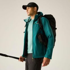 Męska wodoodporna kurtka softshell Arana z kapturem. Niebieskie kurtki męskie Regatta, m, bez wzorów, z elastanu, bez ramiączek, z kapturem. W wyprzedaży za 329.99 zł.