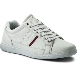 Sneakersy TOMMY HILFIGER - Core Leather Cupsole FM0FM01478 White 100. Białe buty sportowe na co dzień męskie Tommy Hilfiger, z materiału, eleganckie. W wyprzedaży za 269.00 zł.