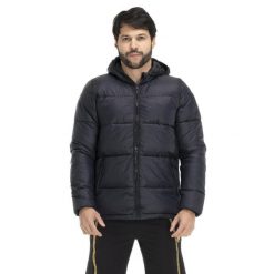 Męska kurtka z kapturem Welcome Back. Czarne kurtki męskie LEONE 1947 APPAREL, l, bez wzorów, z tkaniny, sportowe, bez ramiączek, z kapturem. W wyprzedaży za 419.25 zł.