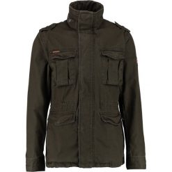 Superdry ROOKIE HEAVY WEATHER Kurtka przejściowa field dark khaki. Kurtki męskie marki Superdry. W wyprzedaży za 384.30 zł.