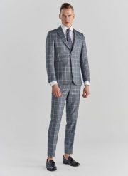 PAKO LORENTE – Niebieskie spodnie garniturowe P22SF-6G-012-N-S. Niebieskie eleganckie spodnie męskie Pako Lorente, bez wzorów, z elastanu. Za 99.99 zł.