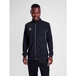 Bluza dresowa z poliestru zapinana na zamek błyskawiczny Hummel Authentic. Czarne bluzy rozpinane męskie HUMMEL, bez wzorów, z dresówki, sportowe, bez ramiączek, bez kaptura. Za 217.50 zł.