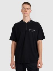 4F Koszulka polo oversize męska - czarna L. Czarne koszulki polo męskie 4f, l, bez wzorów, z materiału, sportowe, bez kołnierzyka, bez ramiączek. Za 99.99 zł.