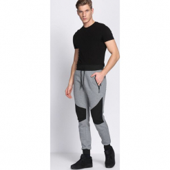 Szare Spodnie Dresowe In Existence. Szare spodnie dresowe męskie Born2be, z dresówki. Za 49.99 zł.