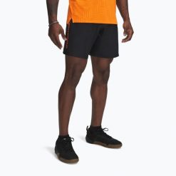 Spodenki treningowe męskie Under Armour Woven Wordmark. Czarne buty treningowe męskie Under Armour, bez wzorów, bez zapięcia, na fitness i siłownię. Za 109.99 zł.