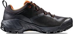 Buty trekkingowe Mammut Sapuen Low GTX - black/dark steel. Czarne buty trekkingowe męskie Mammut, bez wzorów, bez zapięcia. Za 876.01 zł.