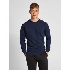Bluza Hummel Red Classic. Niebieskie bluzy nierozpinane męskie HUMMEL, l, bez wzorów, z bawełny, sportowe, bez ramiączek, bez kaptura. Za 177.50 zł.