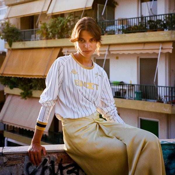 Koszulka wyjazdowa z długimi rękawami Athens Kallithea FC 2023/24. Białe koszulki męskie z długim rękawem Kappa, bez wzorów, sportowe, bez kołnierzyka, bez ramiączek. W wyprzedaży za 372.50 zł.