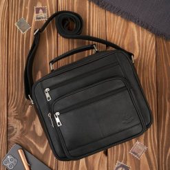 Torba męska skórzana na ramię i do ręki do pracy czarna Paolo Peruzzi T-126-BL. Czarne torby męskie na ramię bez wzorów, z bawełny, biznesowe, do ręki. Za 259.00 zł.