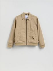 Kurtka bomberka z kołnierzem - beżowy. Brązowe kurtki męskie Reserved, l, bez wzorów, z bawełny, bez ramiączek, bez kaptura. Za 159.99 zł.