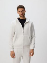 Bluza regular z kapturem - złamana biel. Bluzy nierozpinane męskie Reserved, l, bez wzorów, z bawełny, z kapturem. Za 139.99 zł.