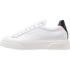 Camerlengo LAST Sneakersy niskie bianco/nero. Buty sportowe na co dzień męskie marki Camerlengo. Za 1,089.00 zł.