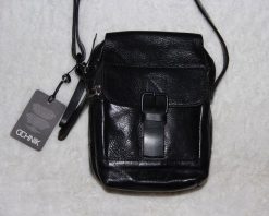 Abruzzo Saszetka męska skórzana do ręki czarna skóra naturalna ABR-15. Czarne saszetki męskie Abruzzo, bez wzorów, ze skóry. Za 150.26 zł.