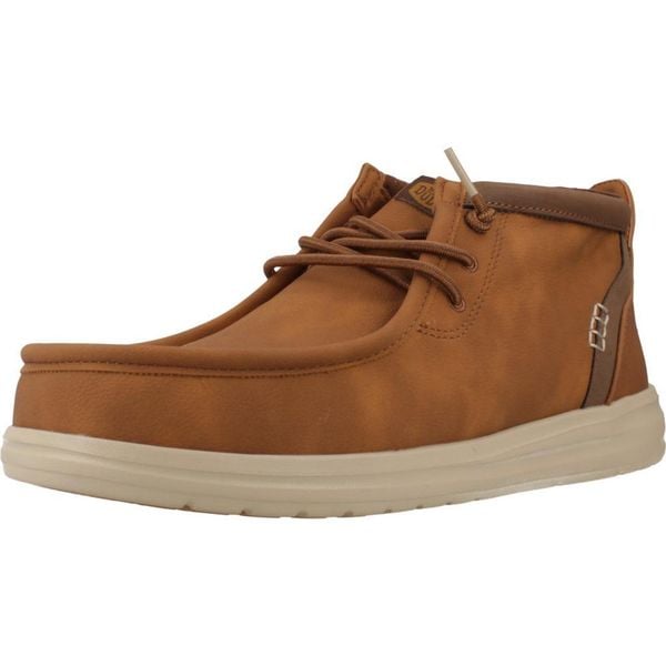 Buty HEY DUDE WALLY MID GRIP R CLASSIC Jasnobrązowy. Brązowe buty trekkingowe męskie PRO BRANDS, bez wzorów, ze skóry, bez zapięcia. W wyprzedaży za 383.40 zł.
