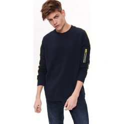 BLUZA NIEROZPINANA Z PIKI. Bluzy z kapturem męskie marki TOP SECRET. Za 99.99 zł.