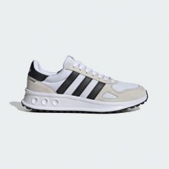 Buty Run 84. Białe buty do biegania męskie ADIDAS, bez wzorów, bez zapięcia. Za 340.70 zł.