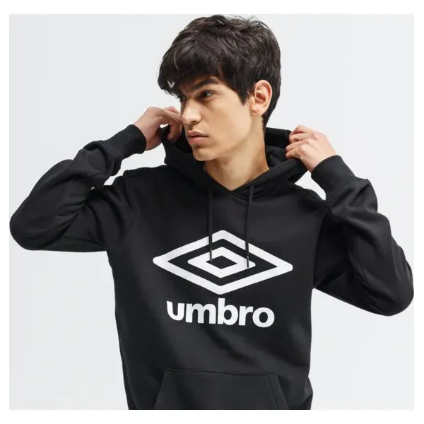 Umbro Bluza Fw Large Logo Oh , czarny, rozmiar XL. Czarne bluzy nierozpinane męskie Umbro, m, bez wzorów, z bawełny, bez ramiączek, bez kaptura. W wyprzedaży za 103.99 zł.