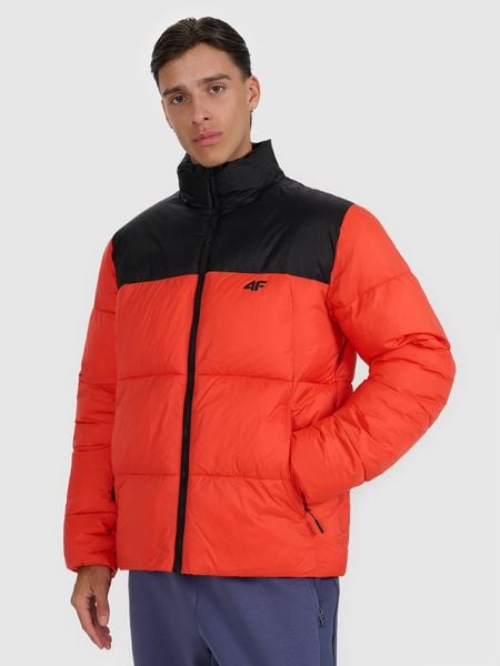 4F Kurtka puchowa z wypełnieniem syntetycznym męska - czerwona M. Czerwone kurtki męskie 4f, na zimę, m, bez wzorów, z materiału, bez ramiączek, bez kaptura. W wyprzedaży za 239.99 zł.