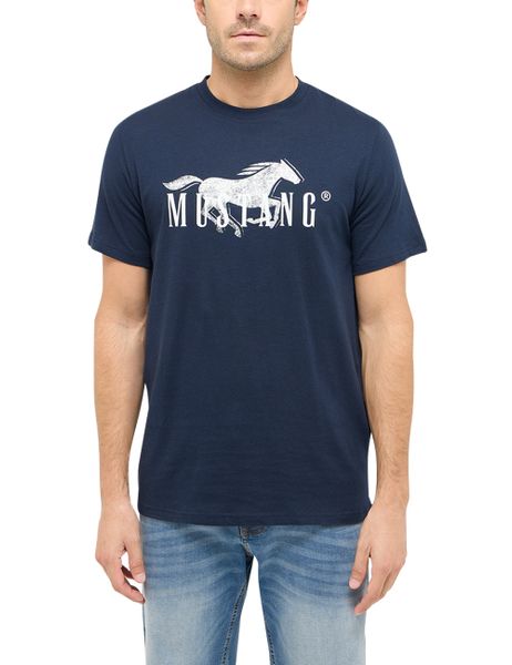 Męski T-Shirt Mustang Style Austin Dark Sapphire 1016279 4136. Niebieskie t-shirty męskie Mustang, m, bez wzorów, bez kołnierzyka, bez ramiączek. Za 69.99 zł.
