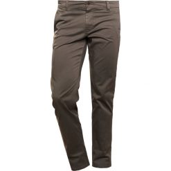 BOSS CASUAL SCHINO Chinosy dark green. Eleganckie spodnie męskie marki BOSS CASUAL. Za 419.00 zł.