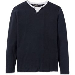 Sweter w optyce 2 w 1 bonprix ciemnoniebieski. Swetry męskie marki bonprix. Za 74.99 zł.