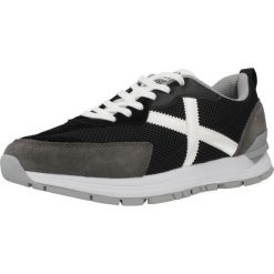 Buty MUNICH VERSATILE 33 Czarny. Czarne buty trekkingowe męskie Munich, bez wzorów, ze skóry, bez zapięcia. Za 372.99 zł.