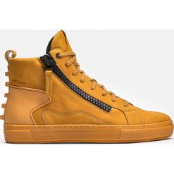 Żółte trampki męskie. Buty sportowe na co dzień męskie marki Kazar. Za 569.00 zł.