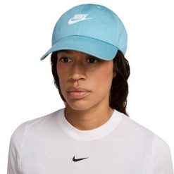 Czapka Z Daszkiem Z Logo Klubu. Niebieskie czapki męskie Nike, bez wzorów, sportowe. Za 153.99 zł.