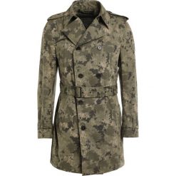 DRYKORN BASTILLE Prochowiec khaki. Brązowe płaszcze męskie DRYKORN, z bawełny. W wyprzedaży za 631.60 zł.