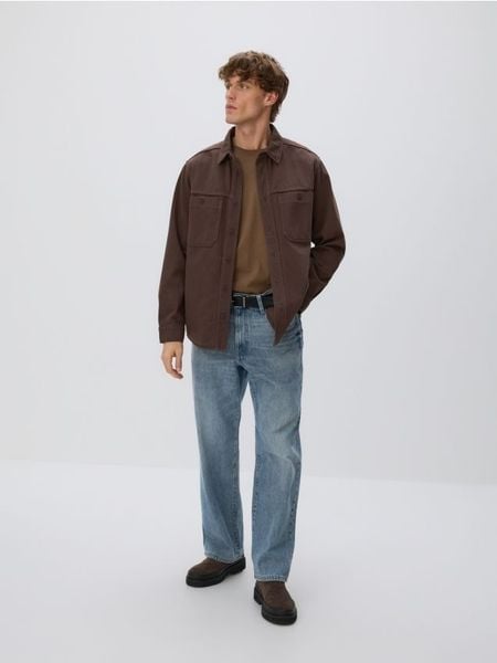 Bawełniana koszula regular fit - dark grey jeans. Szare koszule męskie Reserved, l, bez wzorów, z bawełny, bez kołnierzyka, bez ramiączek. Za 159.99 zł.