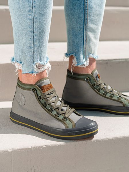 Buty męskie sneakersy - szare V3. Szare buty sportowe na co dzień męskie Ombre Clothing, m, bez wzorów, z materiału, klasyczne, bez ramiączek, bez kaptura. W wyprzedaży za 69.99 zł.