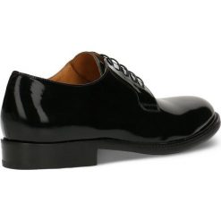 Półbuty HENRY. Czarne eleganckie półbuty męskie Gino Rossi, z lakierowanej skóry, klasyczne, bez obcasa, bez zapięcia. W wyprzedaży za 299.90 zł.