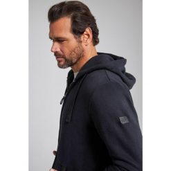 Męska Rozpinana bluza z kapturem dzianina dresowa do 8XL. Czarne bluzy z kapturem męskie JAY-PI, m, bez wzorów, z bawełny, z kapturem. Za 349.99 zł.