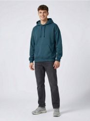 Bluza z kapturem z domieszką bawełny - niebieski. Niebieskie bluzy z kapturem męskie Sinsay, l, bez wzorów, z bawełny, z kapturem. Za 39.99 zł.