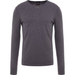 BOSS CASUAL KWESVIROW Sweter medium grey. Swetry męskie marki BOSS CASUAL. Za 499.00 zł.