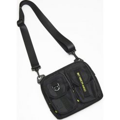 Saszetka typu crossbody bag - Czarny. Saszetki męskie marki Cropp. Za 89.99 zł.