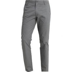 Armani Exchange Spodnie materiałowe smoke pearl. Spodnie na co dzień męskie Armani Exchange. Za 399.00 zł.