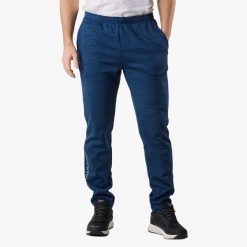 Spodnie treningowe męskie Swedemount Training Logo Pants II. Niebieskie buty do biegania męskie SWEDEMOUNT, bez wzorów, z dresówki. Za 199.99 zł.