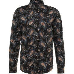 Scotch & Soda REGULAR FIT LONGSLEEVE ALLOVER PRINTED SHIRT Koszula dark blue. Niebieskie koszule męskie Scotch & Soda, z bawełny. Za 379.00 zł.