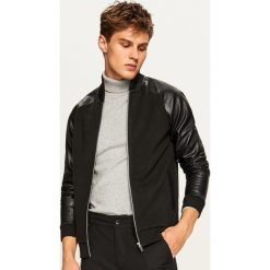 Bluza bomber z rękawami z eko skóry - Czarny. Bluzy nierozpinane męskie marki Reserved. W wyprzedaży za 59.99 zł.